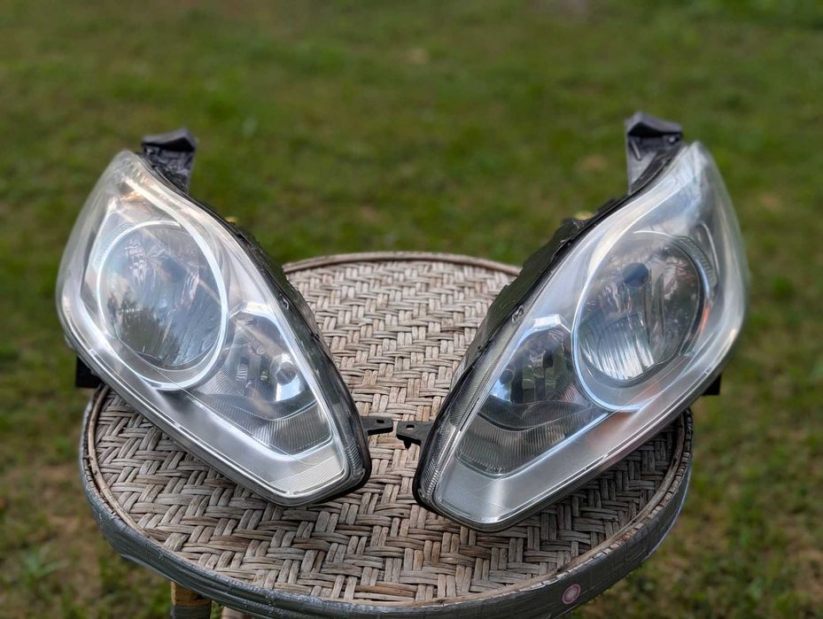 Комплект фарове за Ford C Max 2012/2013в комплекта270лв.за бройка150лв