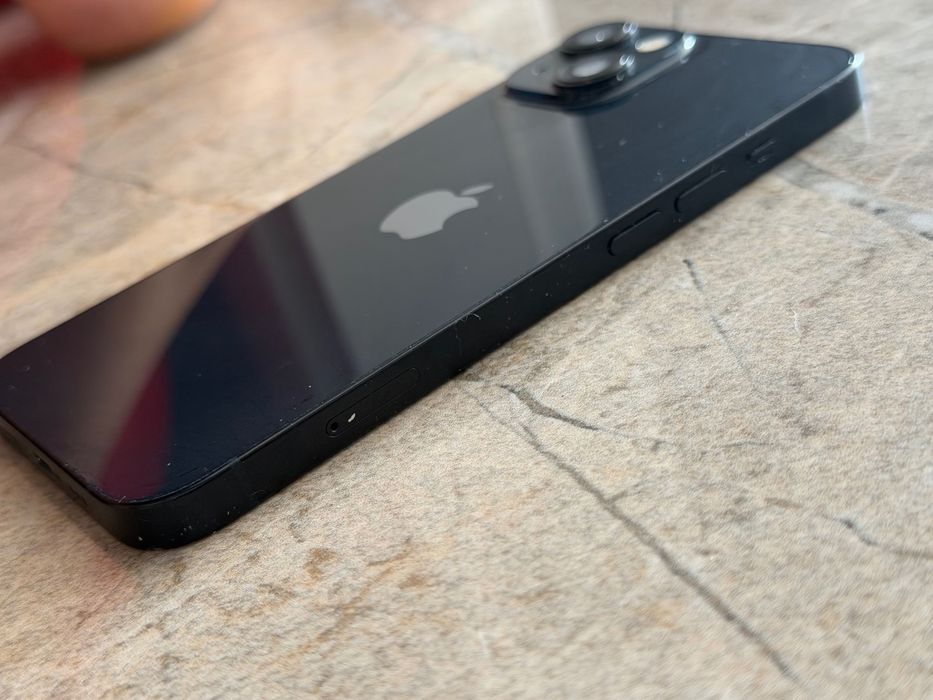 Телефон iPhone 14