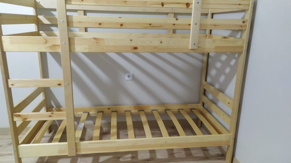 Двухъярусная кровать