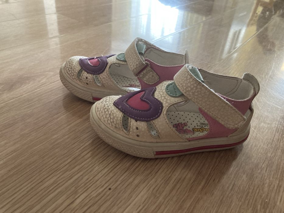 Кожаные детские сандалики