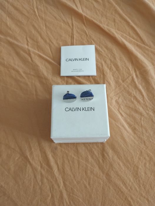 Оригинални обеци на Calvin Klein