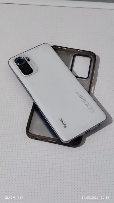 Продам телефон срочно
