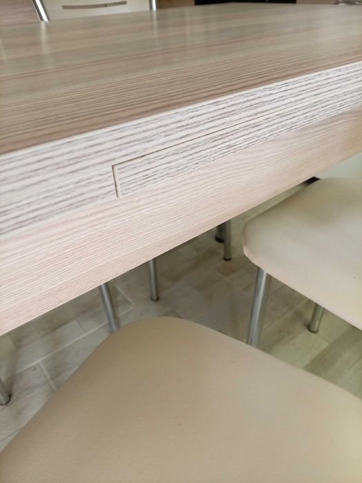 Set masa extensibila bucatarie cu scauneaune