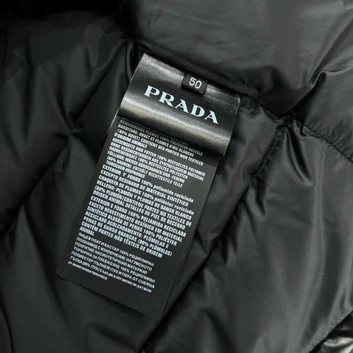 Geaca Prada , calitate premium , in stoc , M