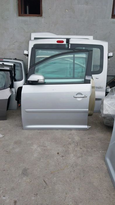 VAND USA STANGA FATA PENTRU VOLKSWAGEN TOURAN 2003-2010