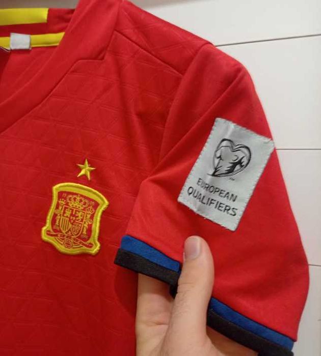 Оригинален екип на Испания от Евро 2016