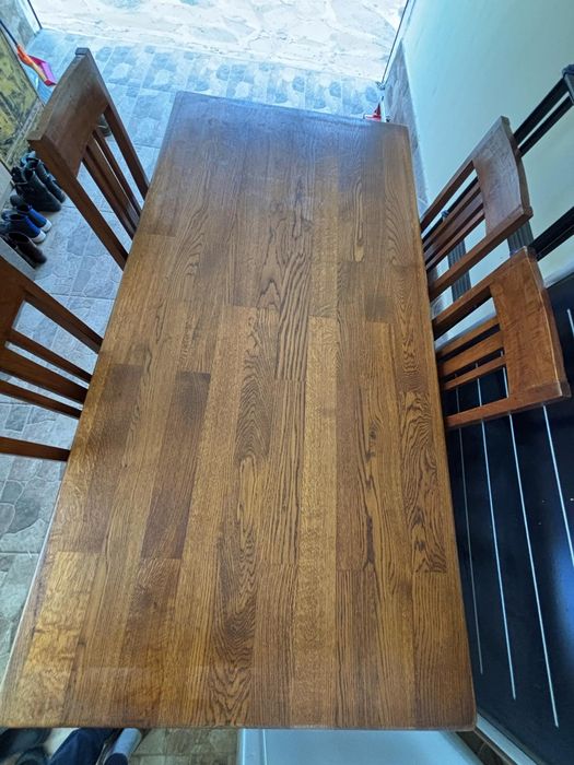 Продава се дъбова маса