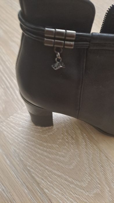 Продам сапоги весна