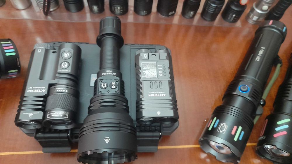 Lanterne , proiectoare puternice zoom acumulator raza 100-900metri