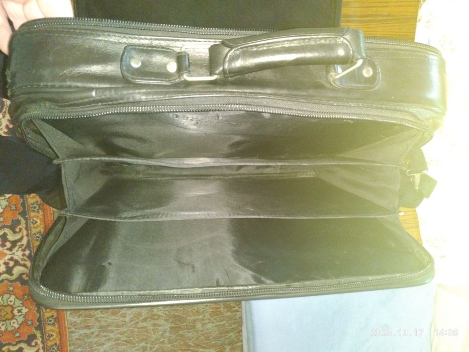 Портфель для документов. Дипломат