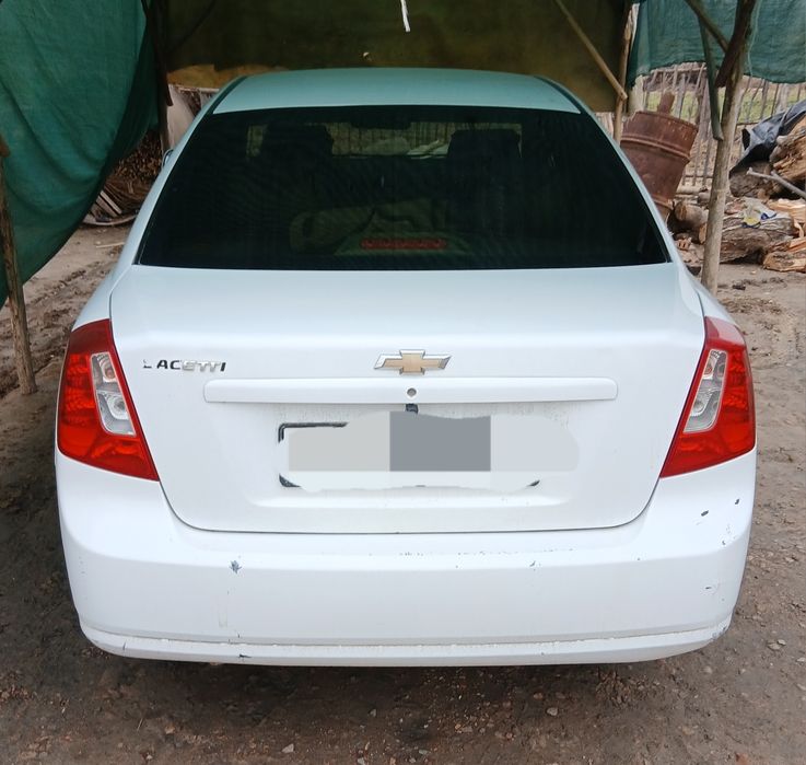 Lasetti idial xolatda