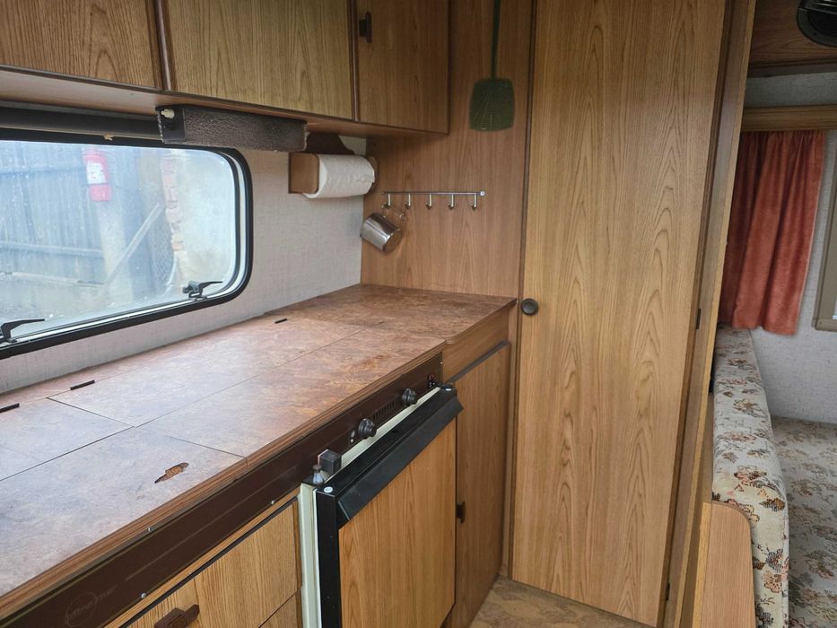 Rulota Burstner Club de 4 persoane