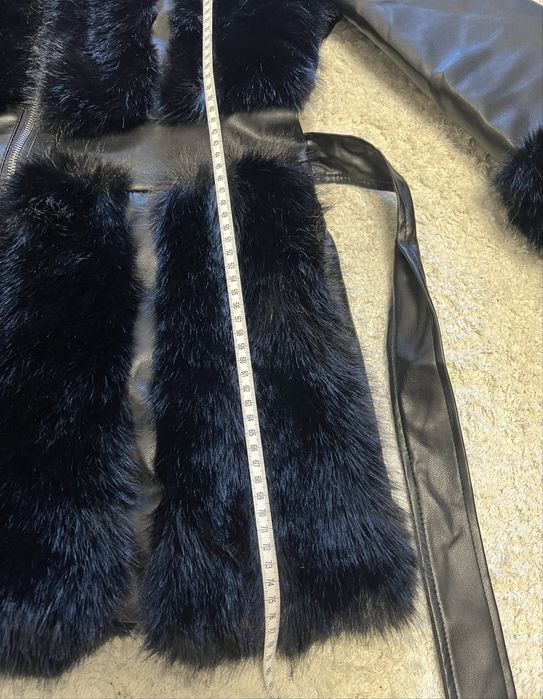 Дамско кожено яке с еко косъм