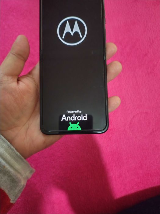 Motorola Razr 50.