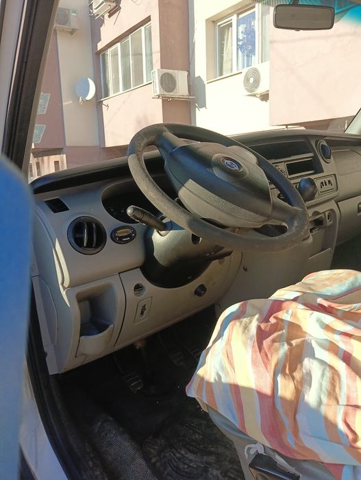 Продавам Опел Мовано