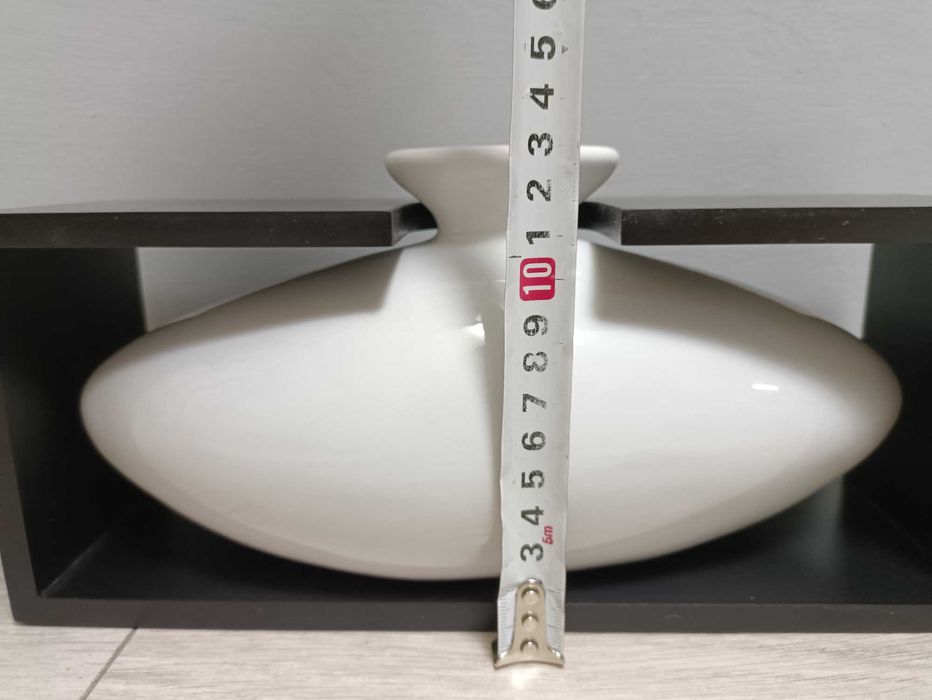 Современная настольная  ваза