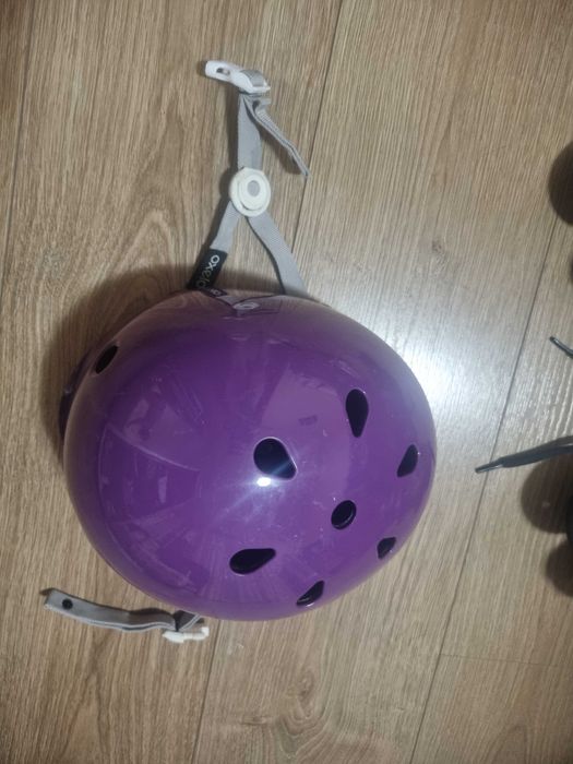 Vând role oxelo, stare foarte bună. 150 perechea. Și căști protecție..