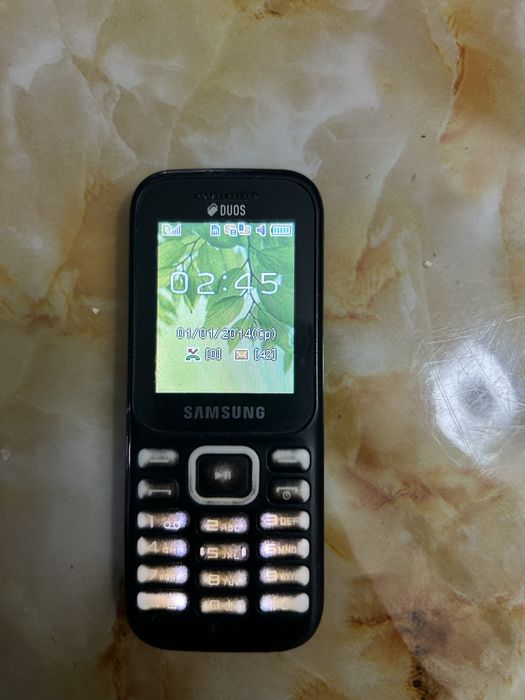 Телефон кнопочный