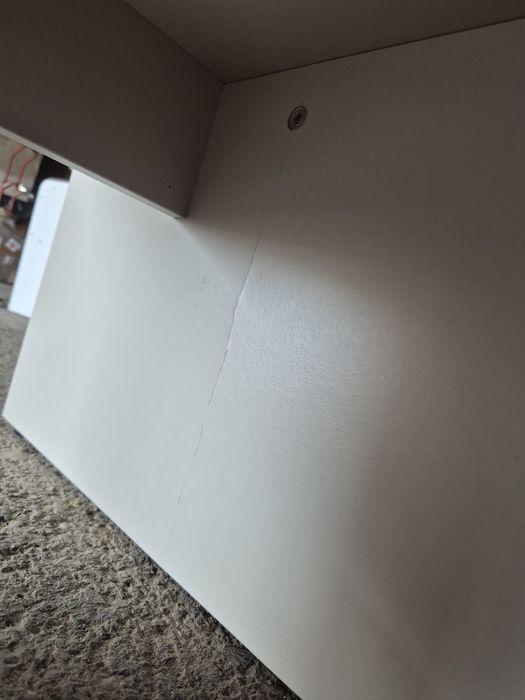 Холна маса с рафтове