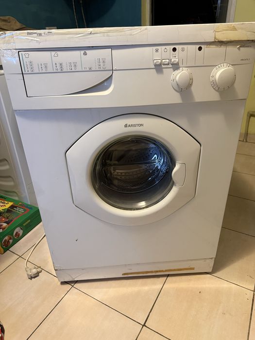 Стиральнач машина Аристон