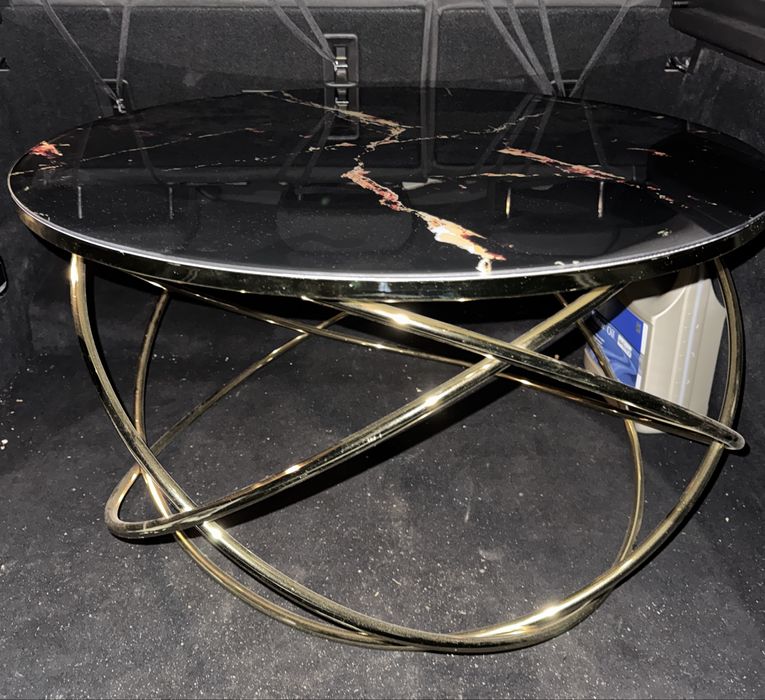 Masuta de cafea aurie