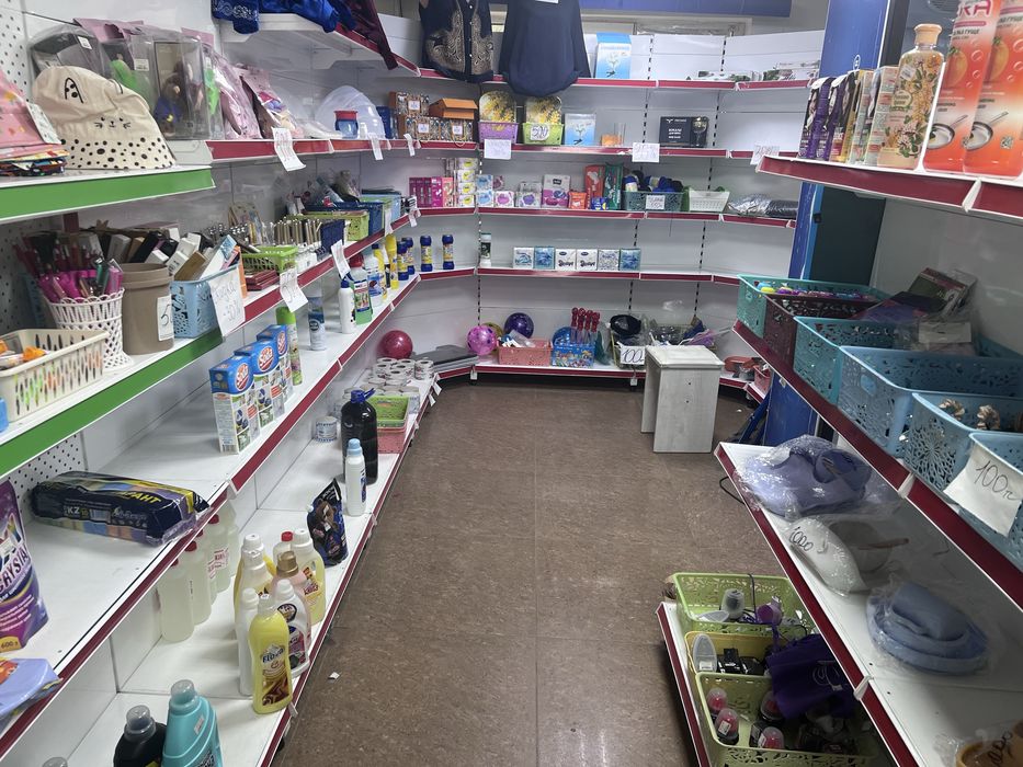 Продам стеллажи и полки