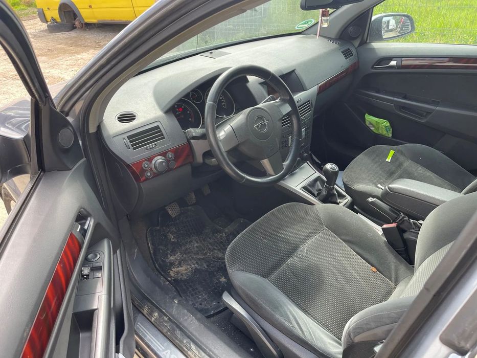 Dezmembrari Opel Astra H 1.7 CDTi