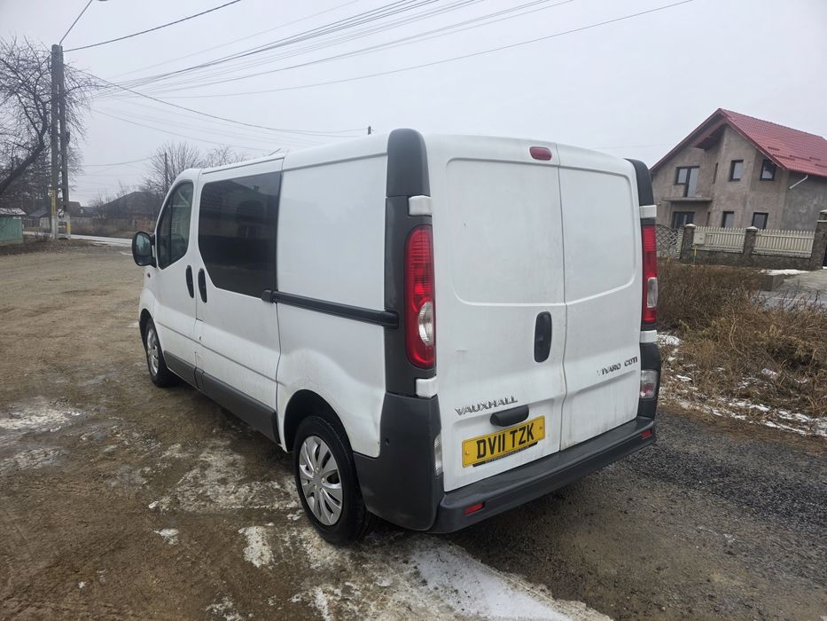 Opel Vivaro 2.0 euro 5 an 2011 cu volan pe dreapta