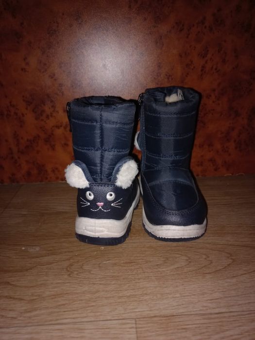 Продам детскую обувь