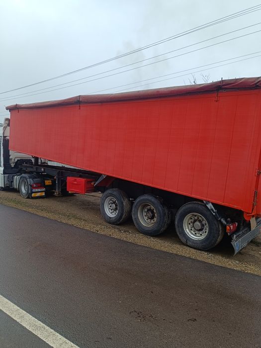 Vând semiremorca(benă cereale)