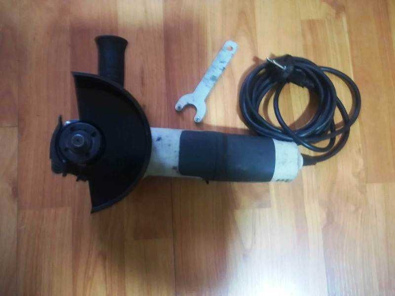 Polizor unghiular 900W