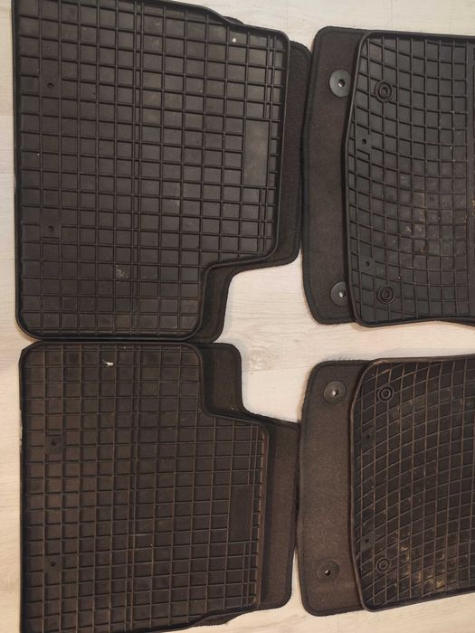 Vând set covorase textil și cauciuc Opel Astra H