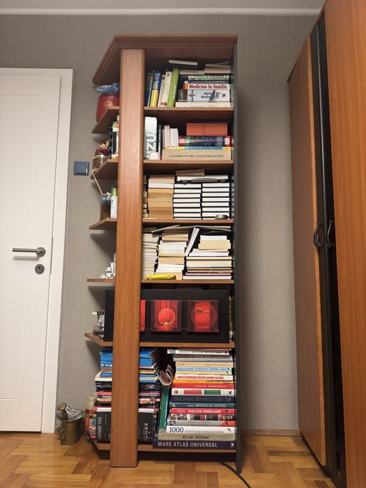 Vind biblioteca din 4corpuri furnir de cires in stare foarte buna