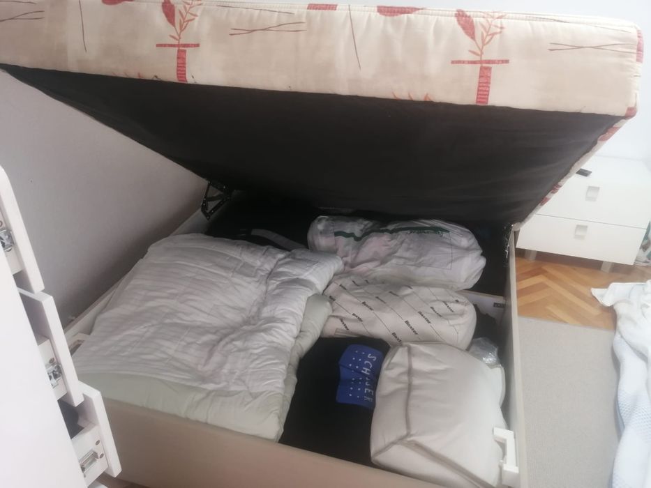 Vând pat import Germania