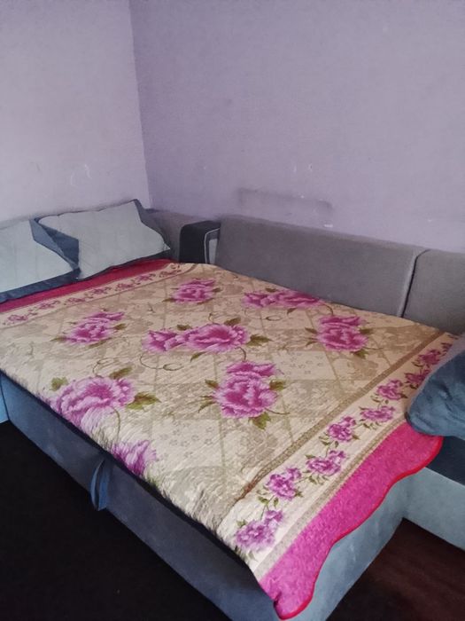 Продается раскладной диван-кровать 2.3х2.5 метра