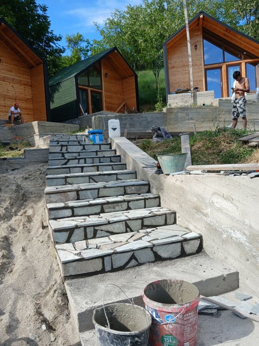 Vând și montez piatra naturala de munte