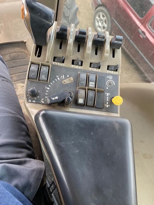 Продам Case Magnum MX285