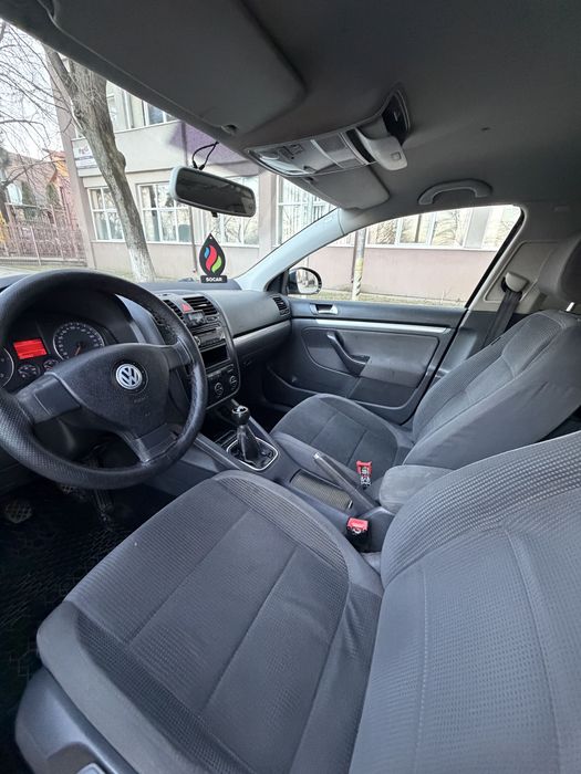 Vând Volkswagen Jetta an 2009, 1.9 TDI, 105CP, inmatriculat RO