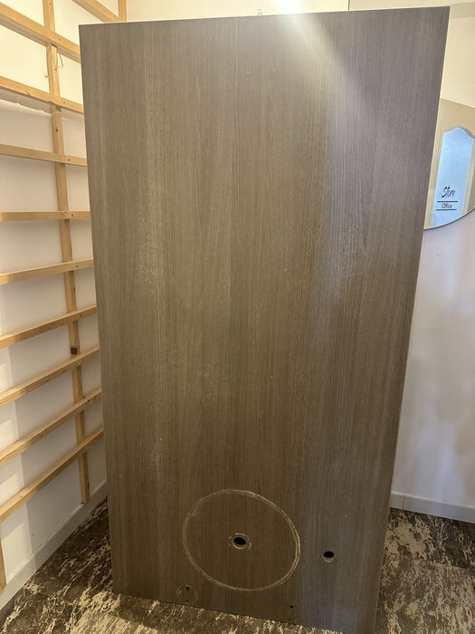 Podium pedichiura -fara accesorii, cu zona pentru chiuveta, priza -400 lei dimensiuni 180/90/32