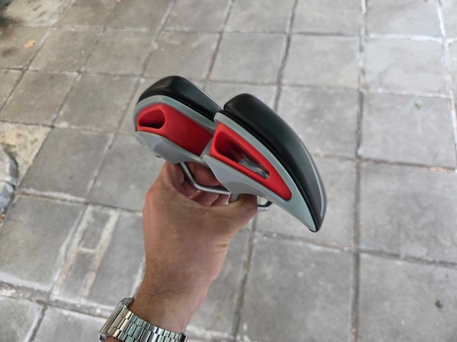 Удобна седалка за велосипед колело / Specialized Selle Italia Sonoma Gel
