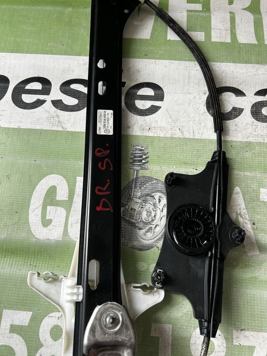 Macara electrica  geam dreapta spate Volkswagen Passat B8