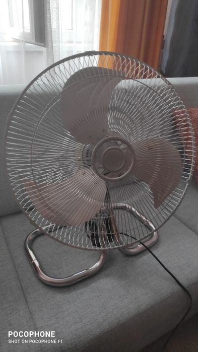 Ventilator de podea.