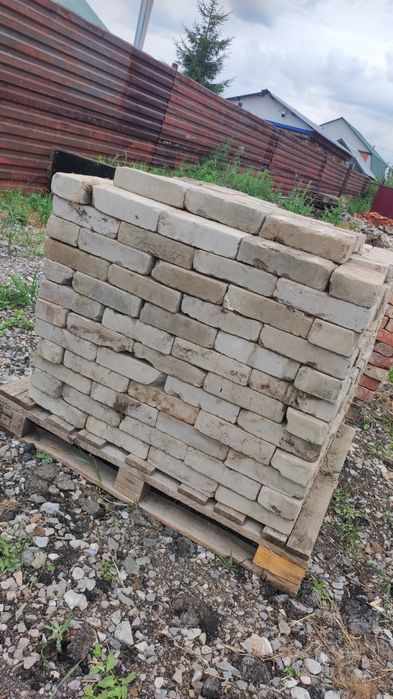 Продам б/у кирпичи