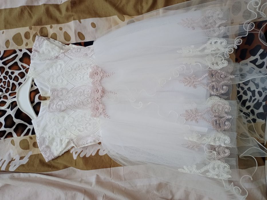 Продам платье на девочку