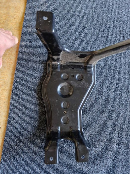 Конзола за рез гума Ауди А6 C7 - 4G0802715 - чисто нова