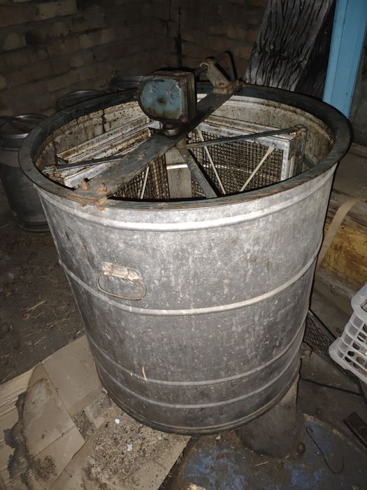 Медогонка 4х рамочная