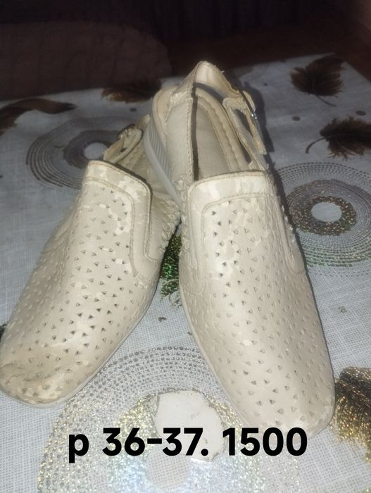 Продам женскую обувь