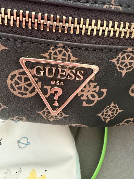 Дамска раница GUESS