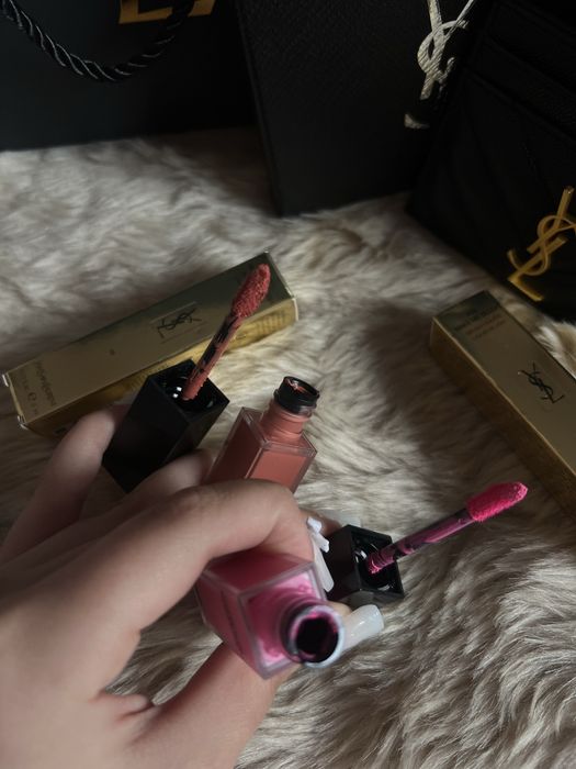 Чанта и гримове ysl