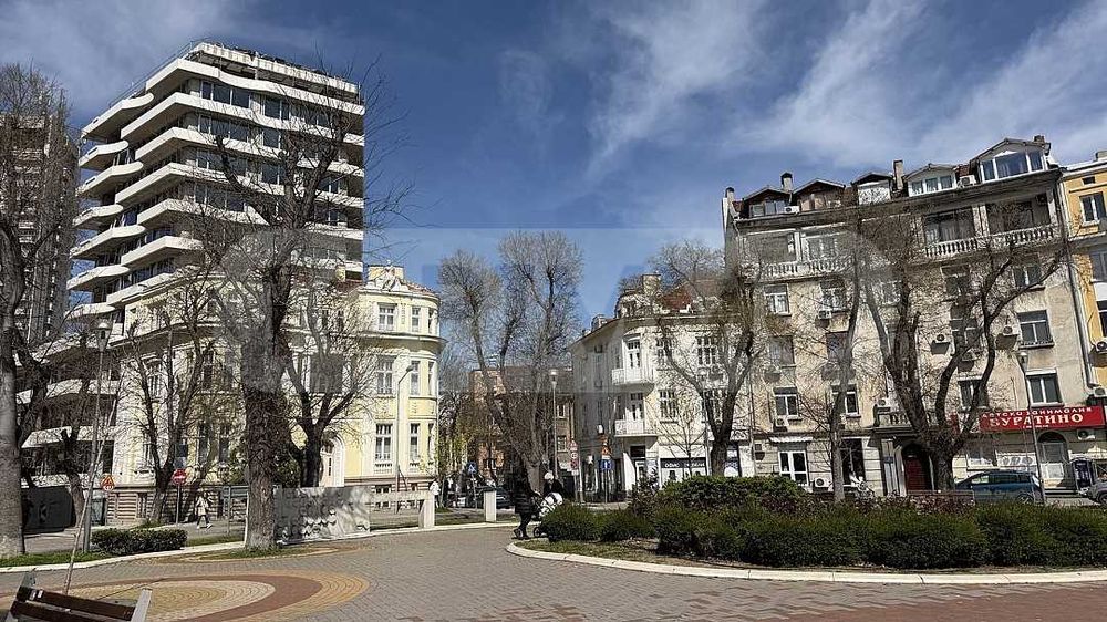 Продава се Тристаен апартамент в Варна, Център - 85 кв.м за 2460 €/кв.м - Снимка #14